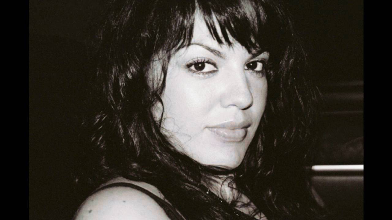 Sara Ramirez singing Leave the light on
