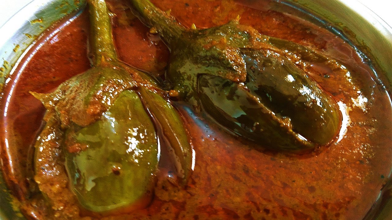 चमचमीतआणि रस्सेदार वांग्याची मसाला भाजी | eggplant curry |  brinjal masala curry | Cook With Deepali