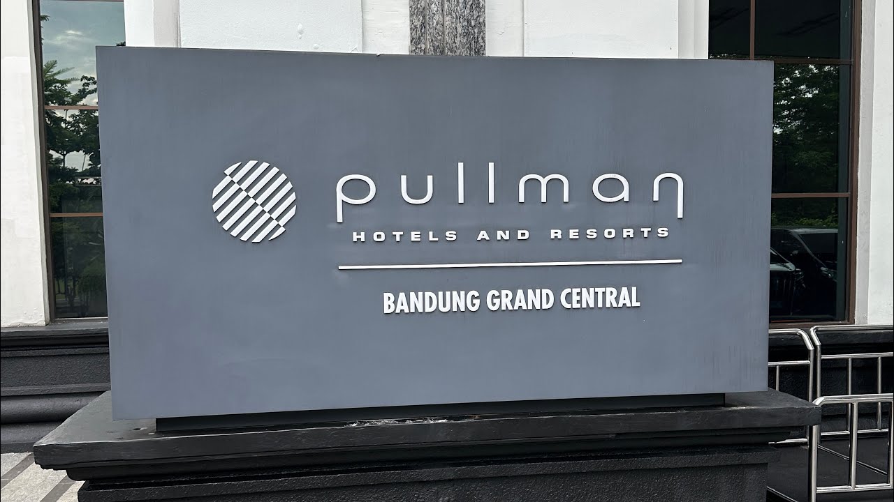 Pullman Bandung Grand Central; Presidential Suite Room with lounge access