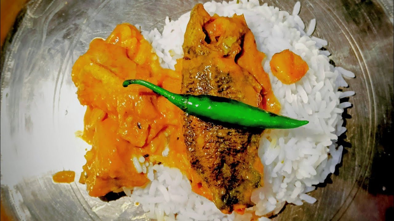 🔥শীতের দুপুরে কই ও চিংড়ি মাছ দিয়ে মেটেআলুর তরকারি 🔥#vital #food #trending #cooking #youtubeshorts 