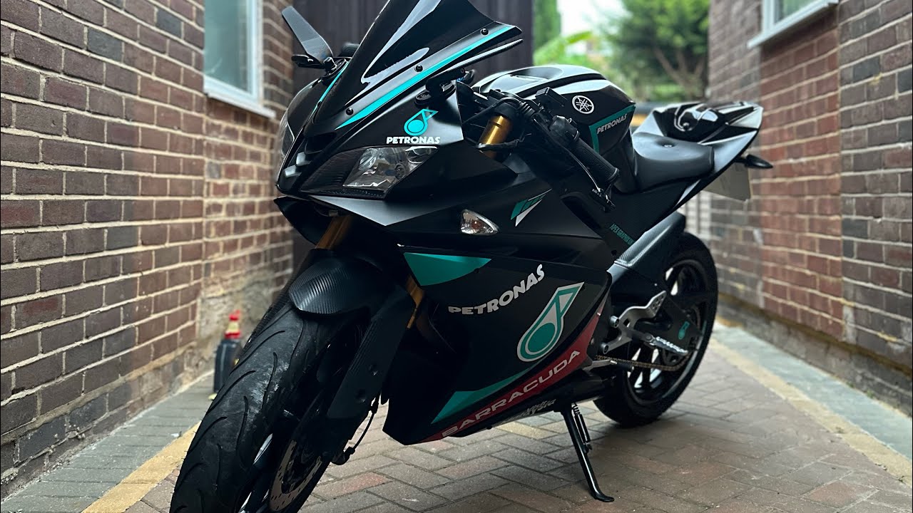 Modifying a Yamaha YZF-R125