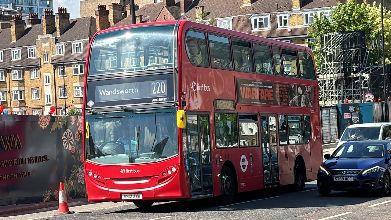 ADL Enviro400 First bus 33784 SN12AWA Route 220 Wandsworth