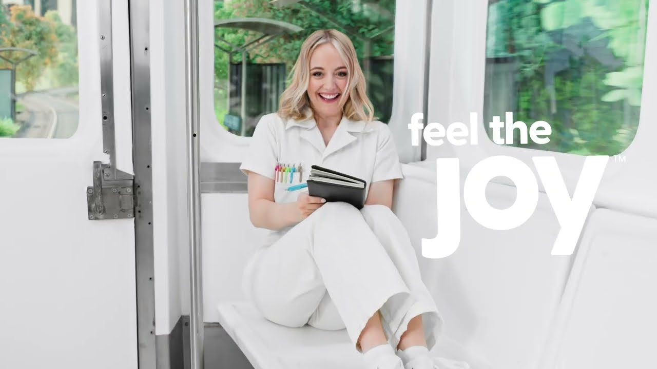 Feel the Joy ™ of Paper Mate InkJoy Gel Bright! and InkJoy Gel Metallic