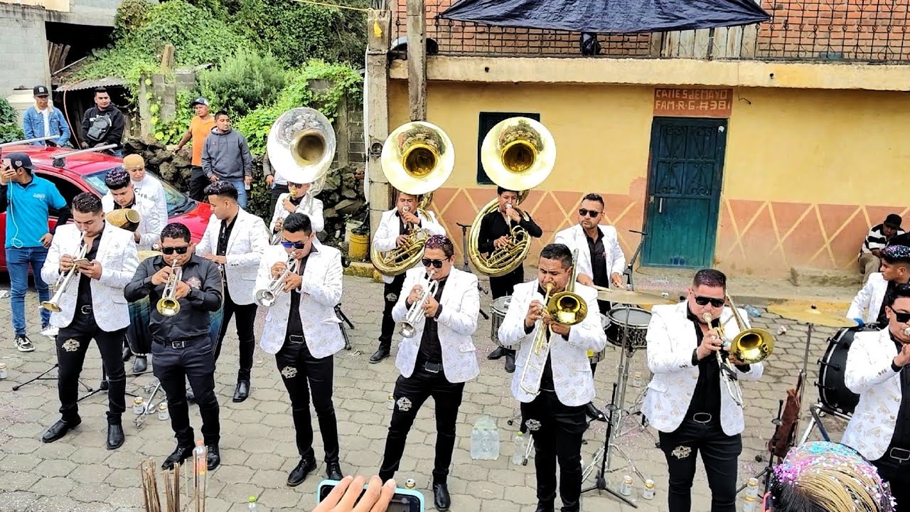 ORIGINAL BANDA ARPEROS de Guanajuato tocan temas de los Aires del Pacifico en Ahuiran Michoacán 2023