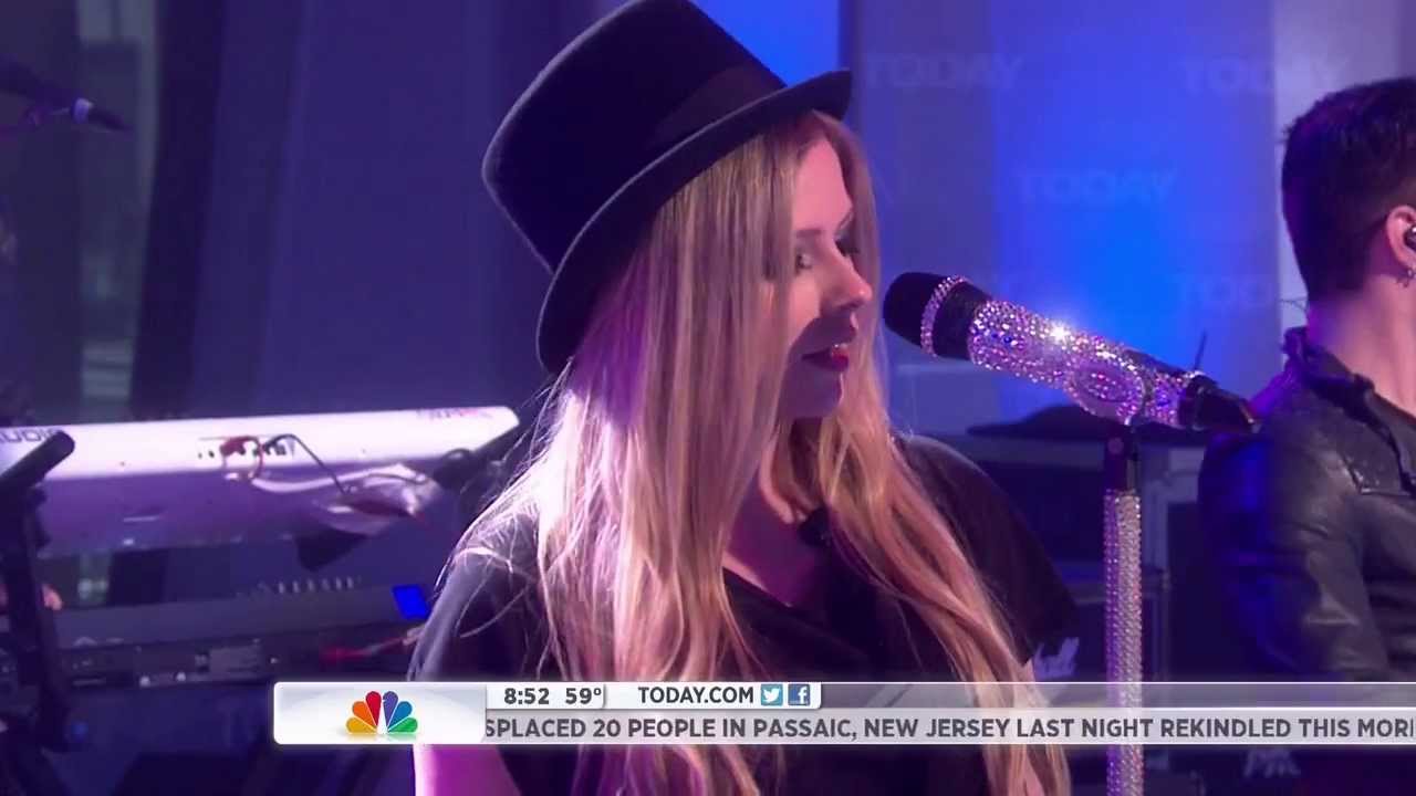 Avril Lavigne - Here's To Never Growing Up @ Today Show