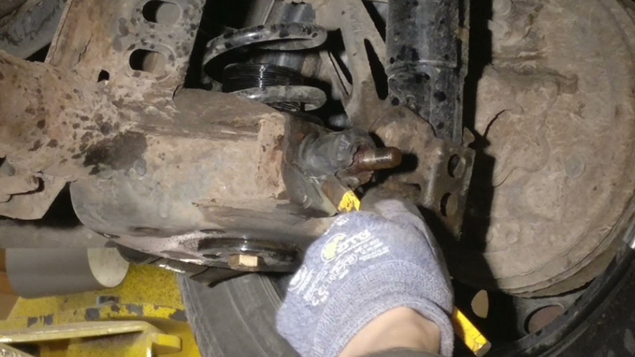Nismomies - Micra K11 Adjustable Panhard Rod Install