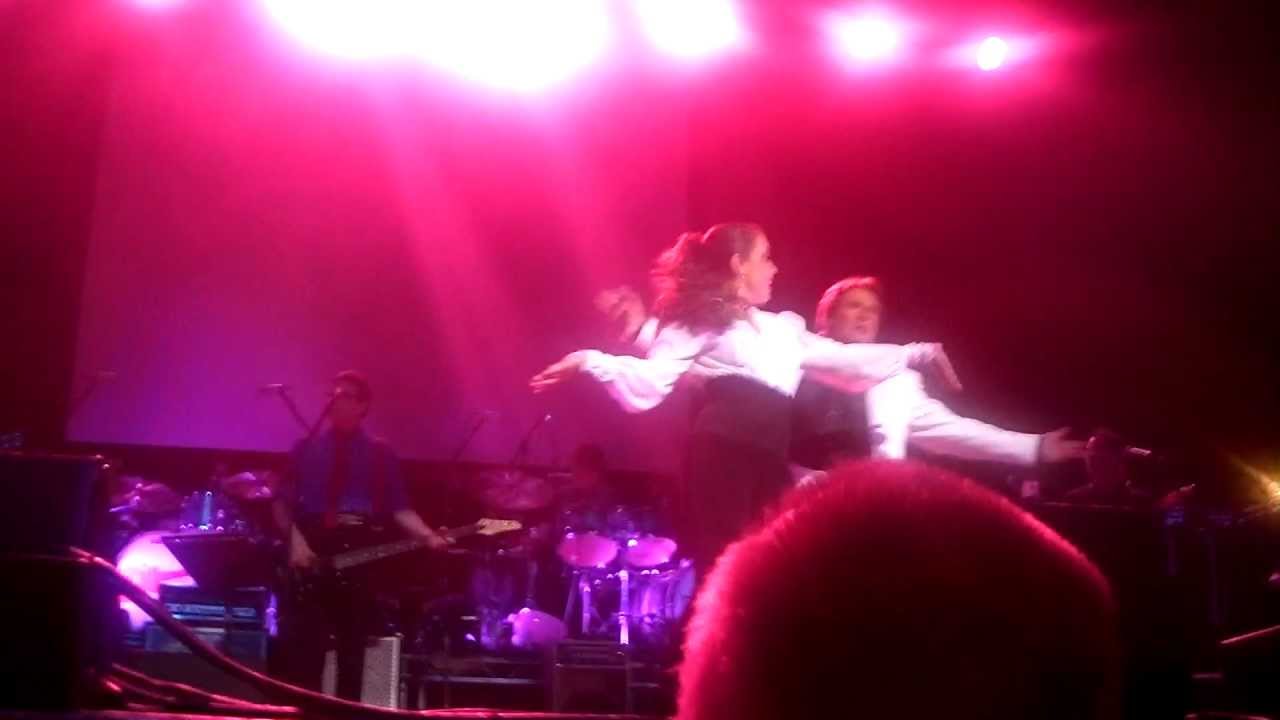 The Monkees - ( HD) - Davy Jones and wife perform Daddy's Song at Final UK Concert 2011