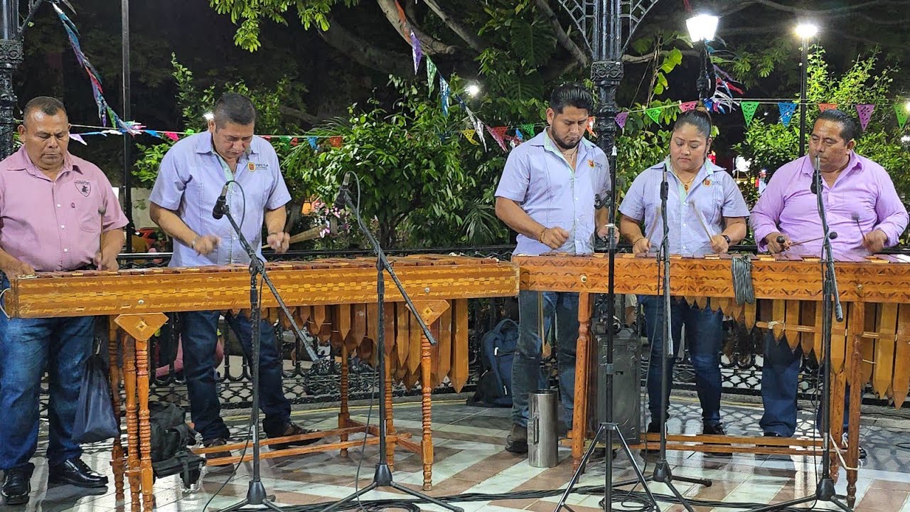 MARIMBA REYNA TUXTLECA CANCIONES TROPICALES PARQUE DE LA MARIMBA TUXTLA GUTIÉRREZ CHIAPAS MEX MUSICA