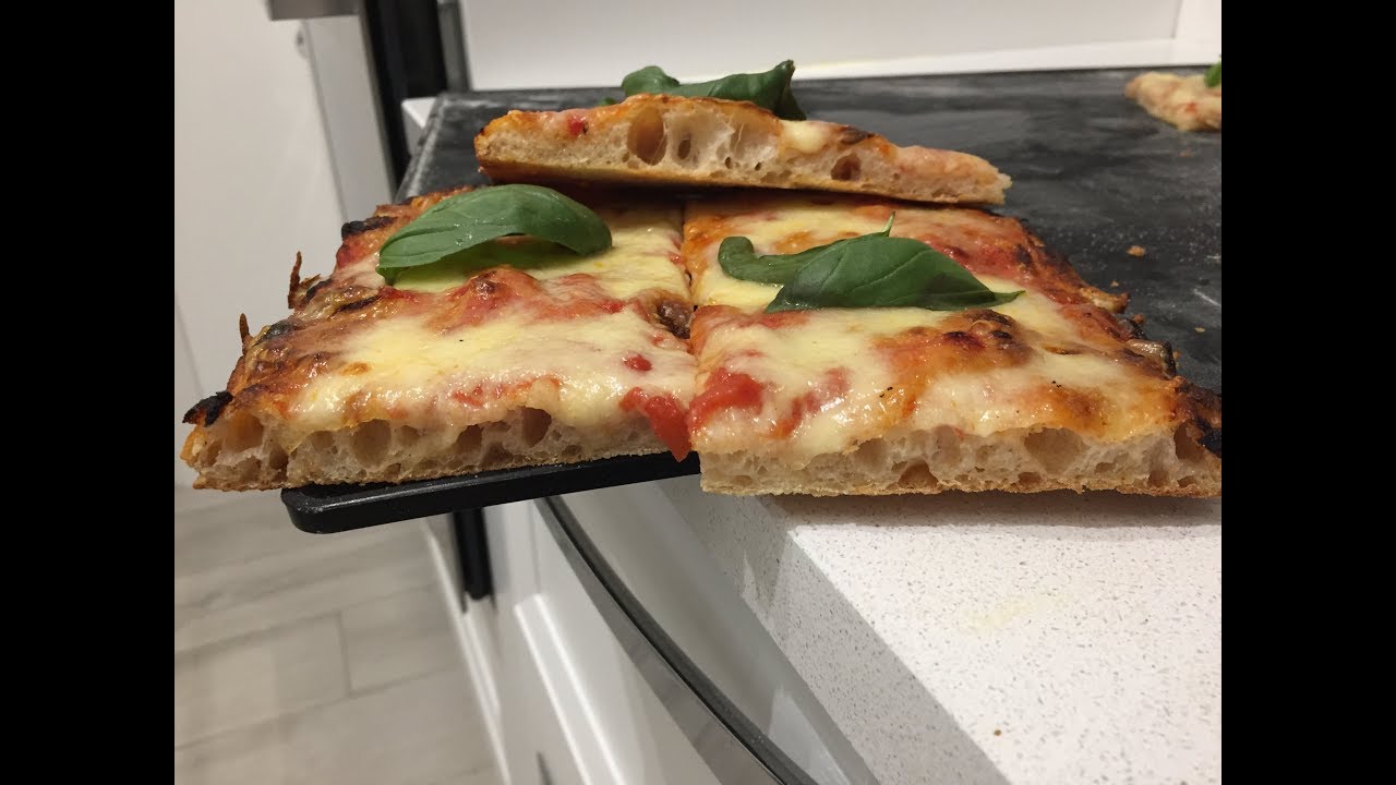 Pizza in teglia 75% di idratazione con mix di farine - staglio,stesura e cottura