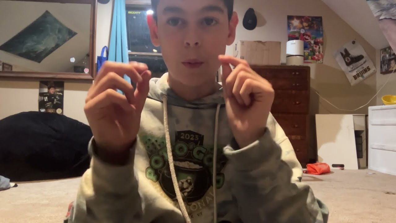 Knee hockey 