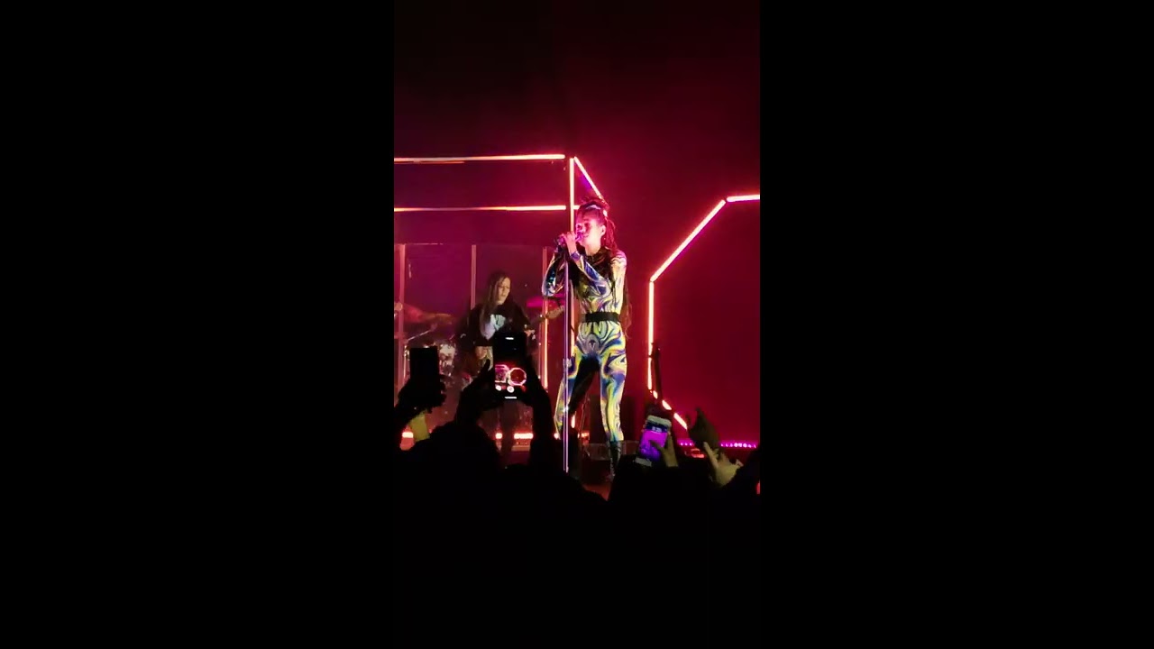Willow Smith Performs 