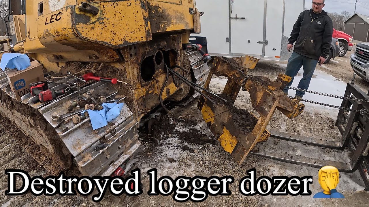 Серьёзные повреждения бульдозера Deere 700J. Поломанные детали повсюду. Можно ли это починить?