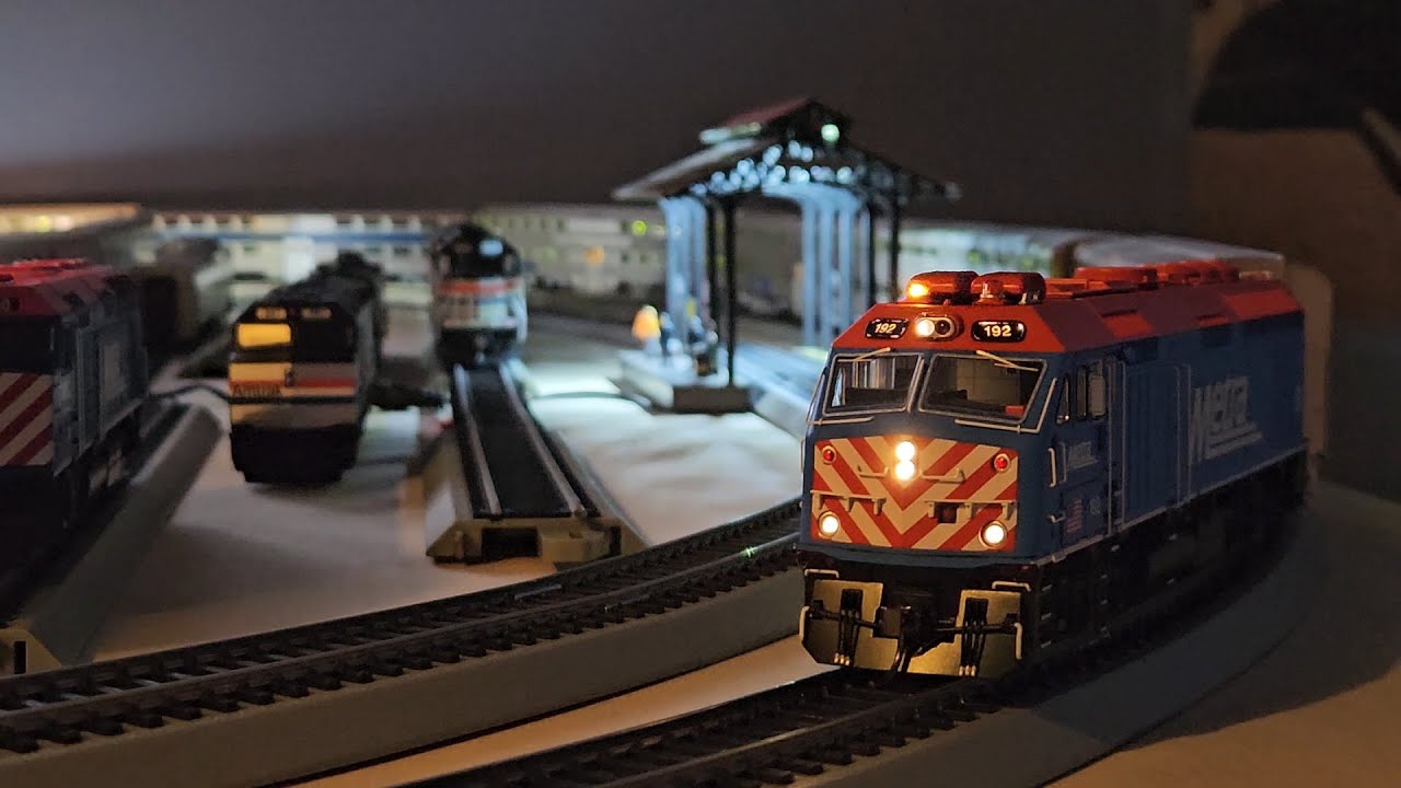HO Scale Amtrak & Metra Trains