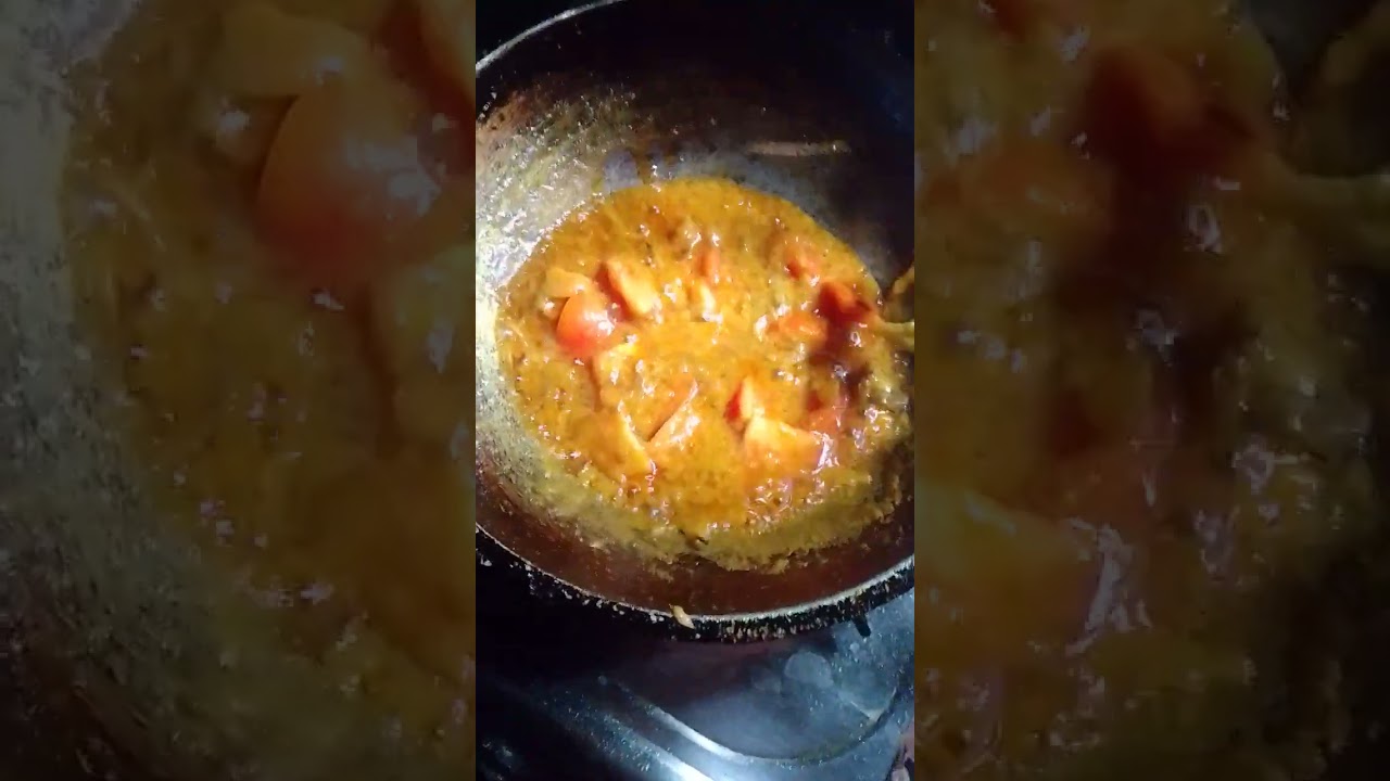মুগ ডাল দিয়ে মুরগির মাংস রান্না। 