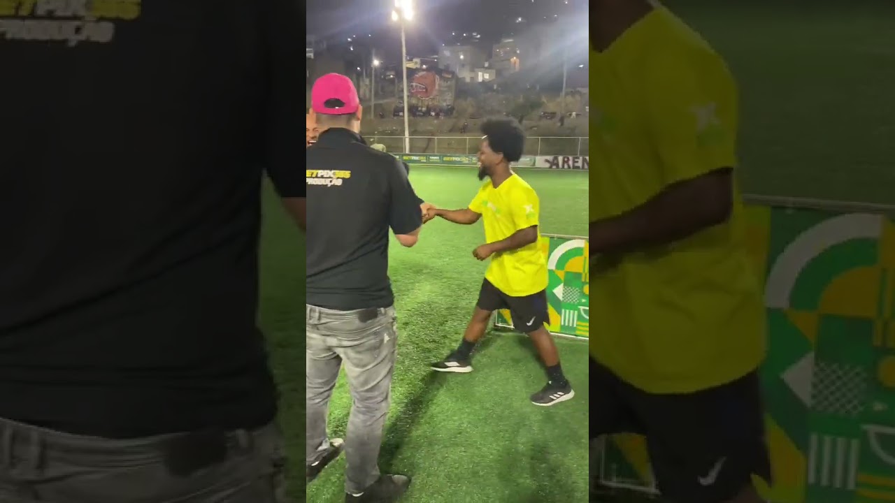 Eu que tentei dar uma caneta no adriano imperador #didico #didicoimperador #adrianoimperador #shots