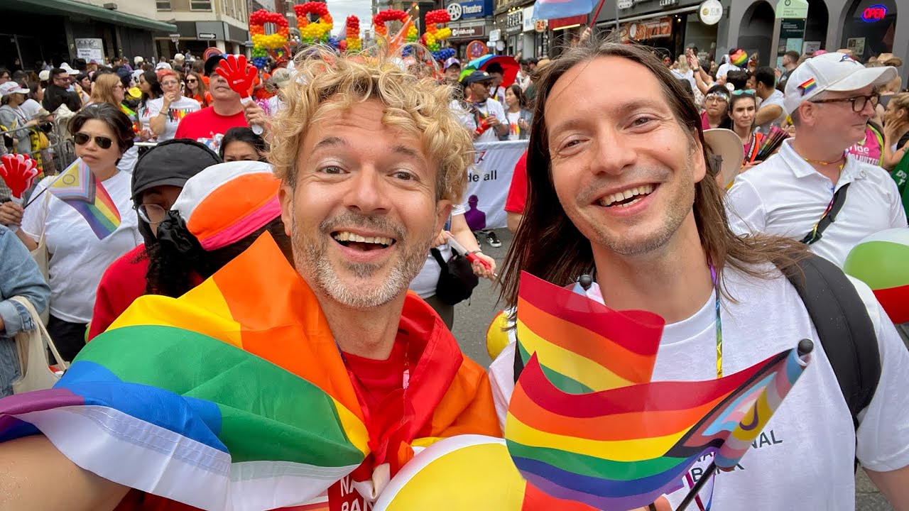 Наш первый ПАРАД ГОРДОСТИ в Торонто в качестве участников | Toronto Pride Parade 2024 #pride2024