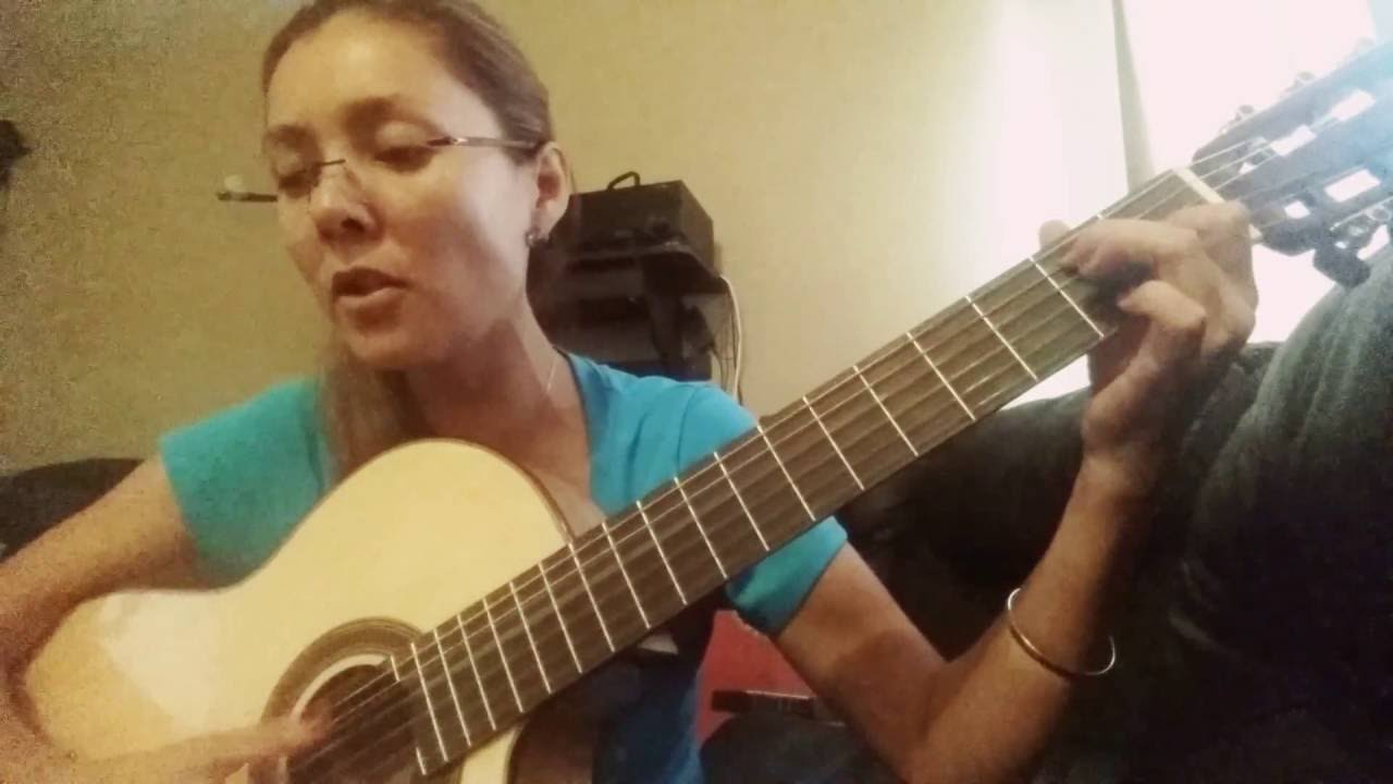 El auxilio me viene del Señor,  que hizo el cielo y la tierra