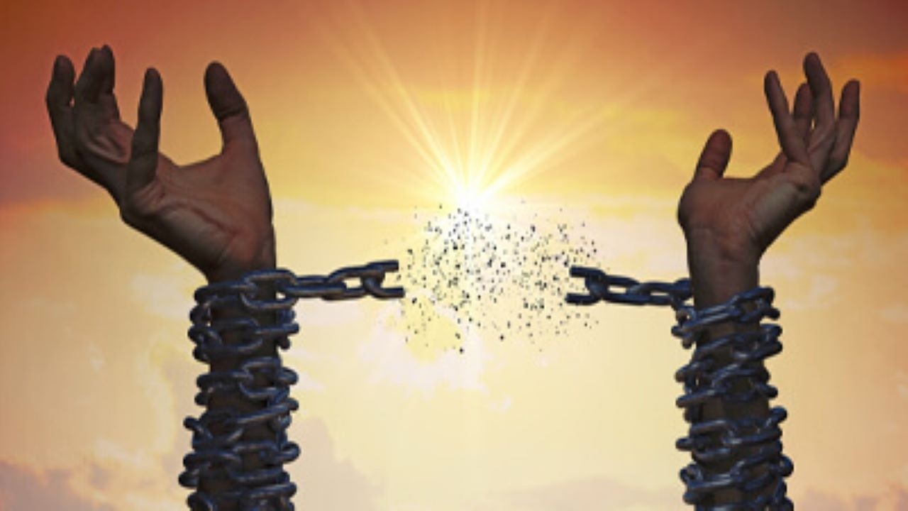 💖[Guidance sentimentale] - Il/Elle brise les cha&icirc;nes du pass&eacute; ⚡ Il/Elle a ce d&eacute;clic qui arrive 💚