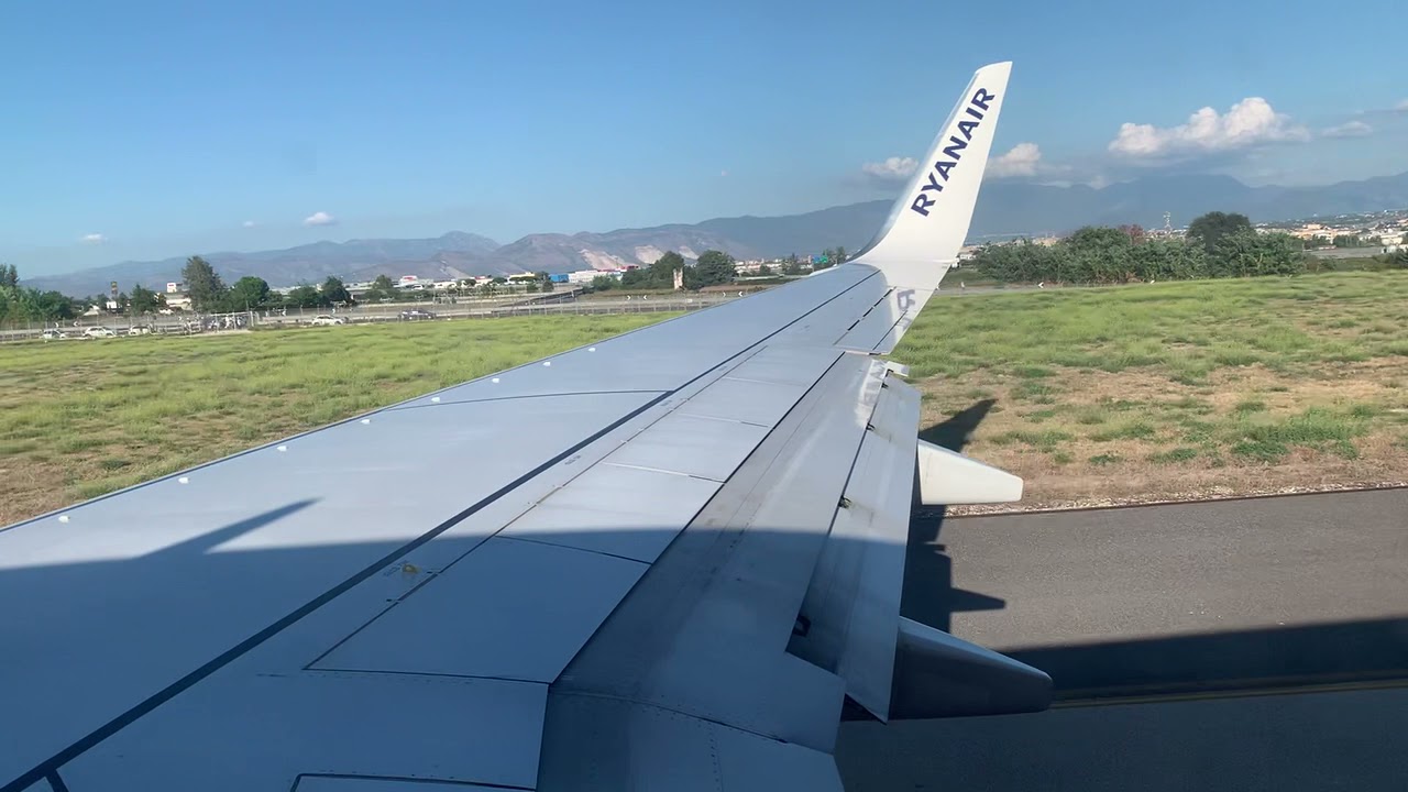 Boeing 737-800 takeoff Naples Napoli Italy Ryanair