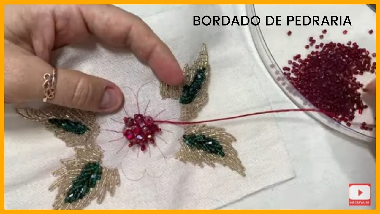 Bordado de Vidrilho em Ponto Folha/Bordado de pedraria/Viviane Rainer