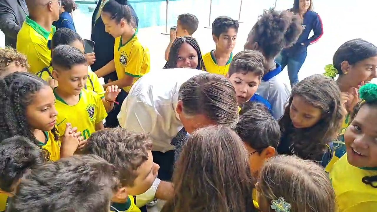7/10/2022 - Crianças PATRIOTAS visitam Presidente Bolsonaro no Palácio da Alvorada, em Brasília (DF)