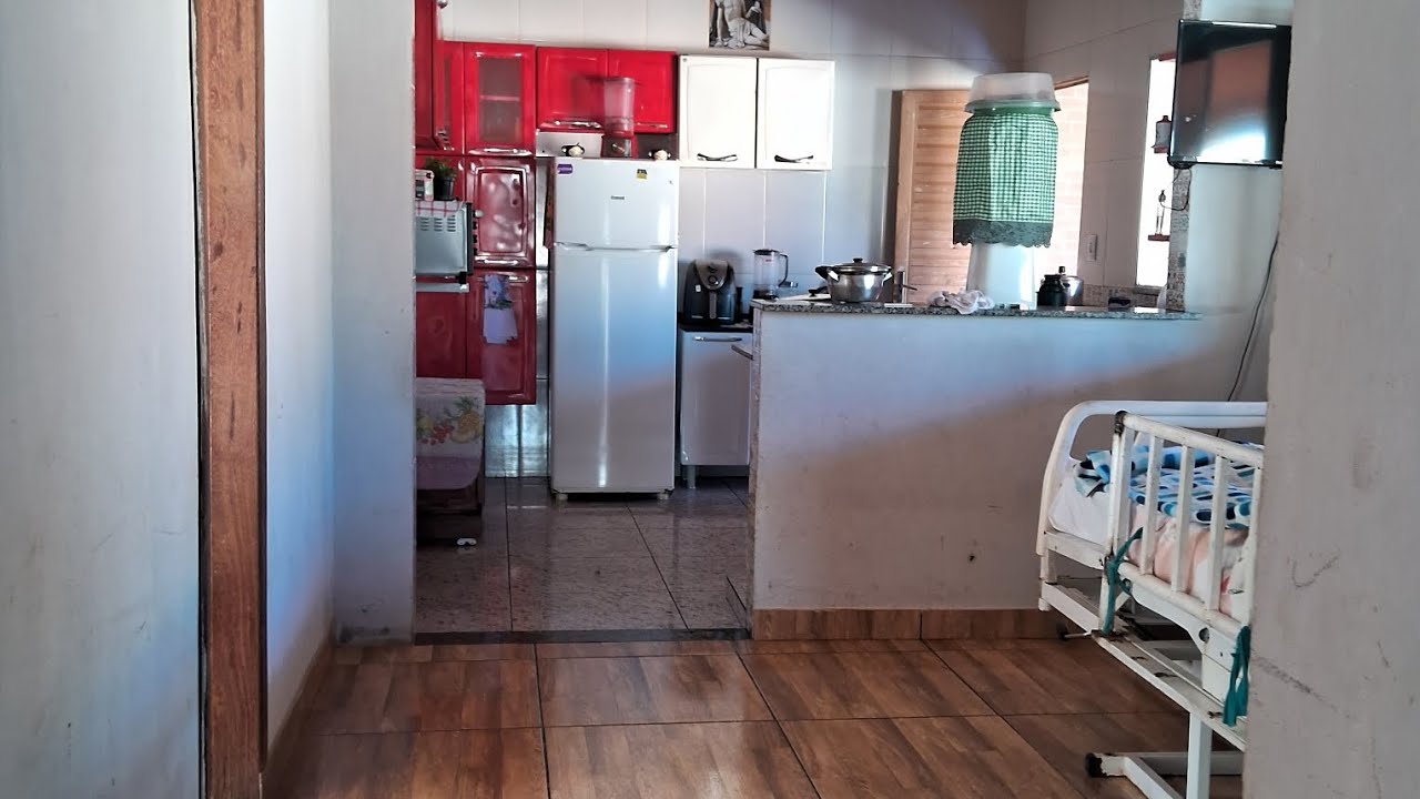 Fiz uma faxina no banheiro lavei louça fiz o almoço lavei lençol Já dei banho no meu pai