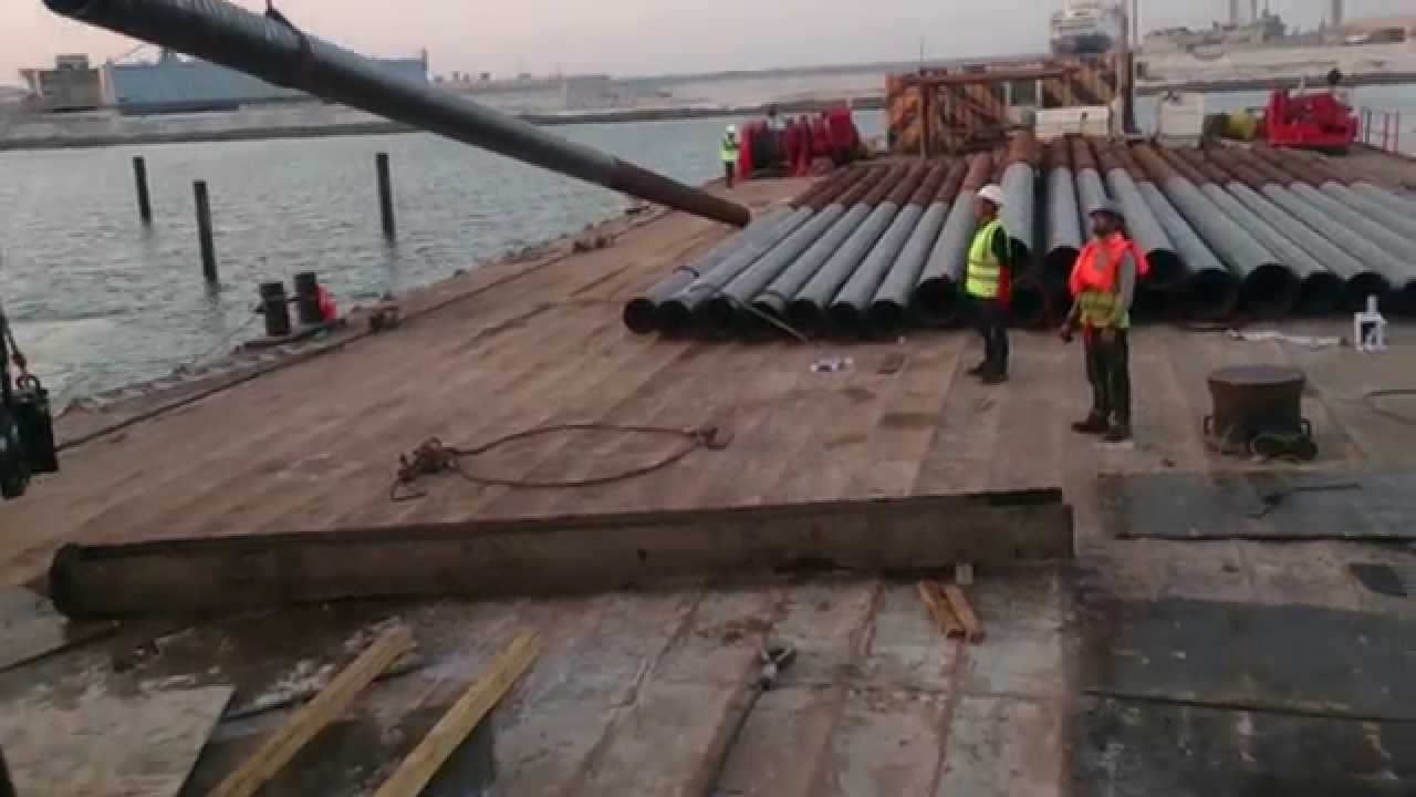 Driving Long Pile with Hammer Machine, Marine Works
