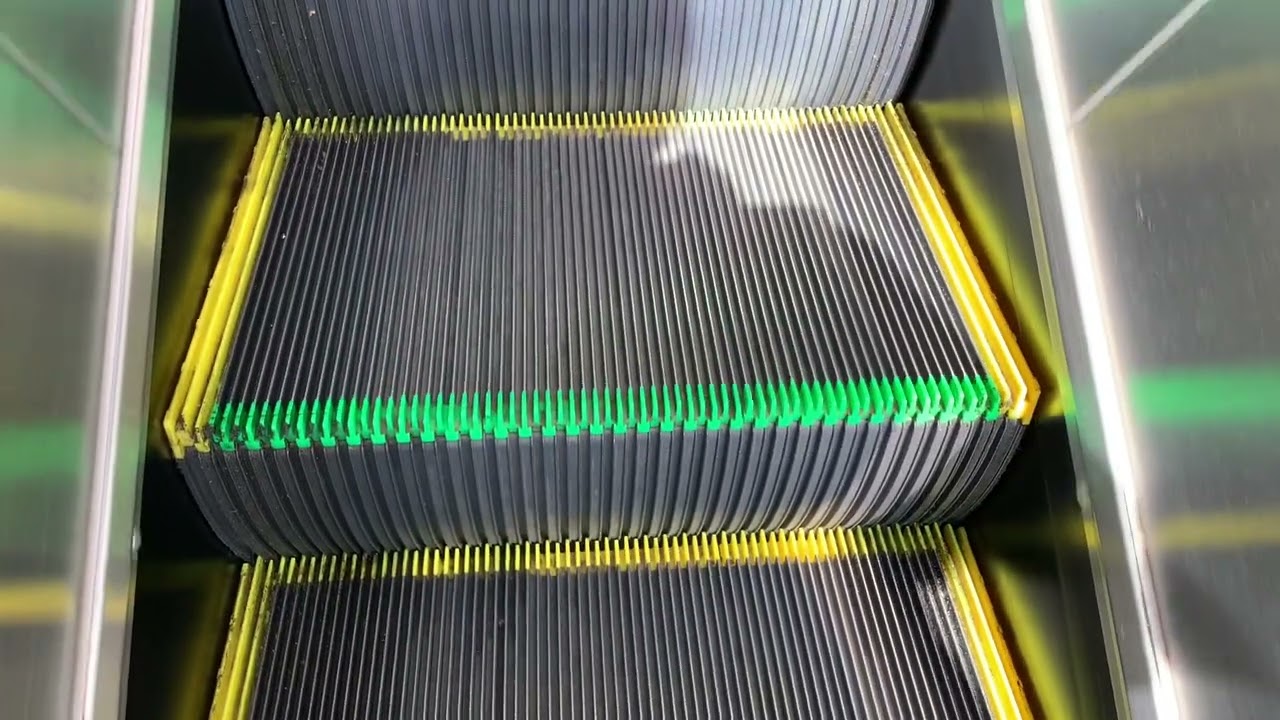 「みどりの窓口営業終了」新尾道駅自由通路・改札内のエレベーター＆エスカレーター