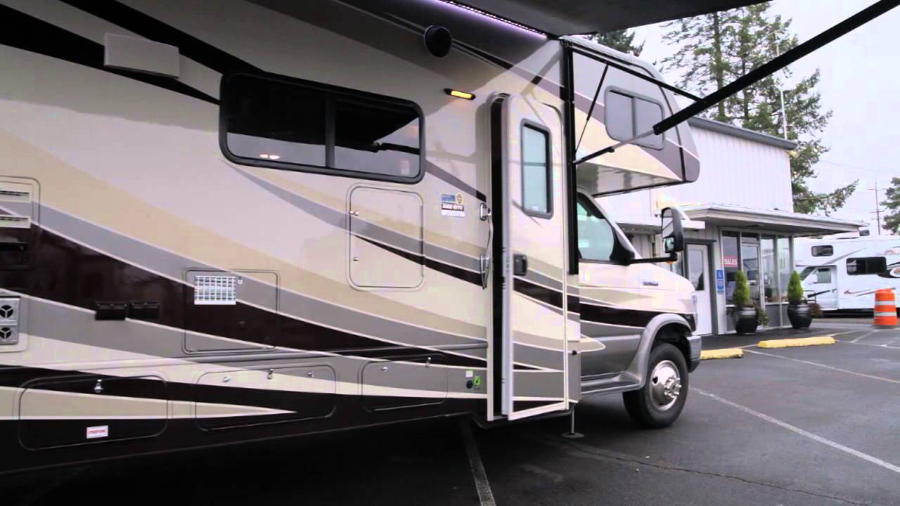 2016 Forest River Sunseeker 3010DS For Sale near Portland, Oregon