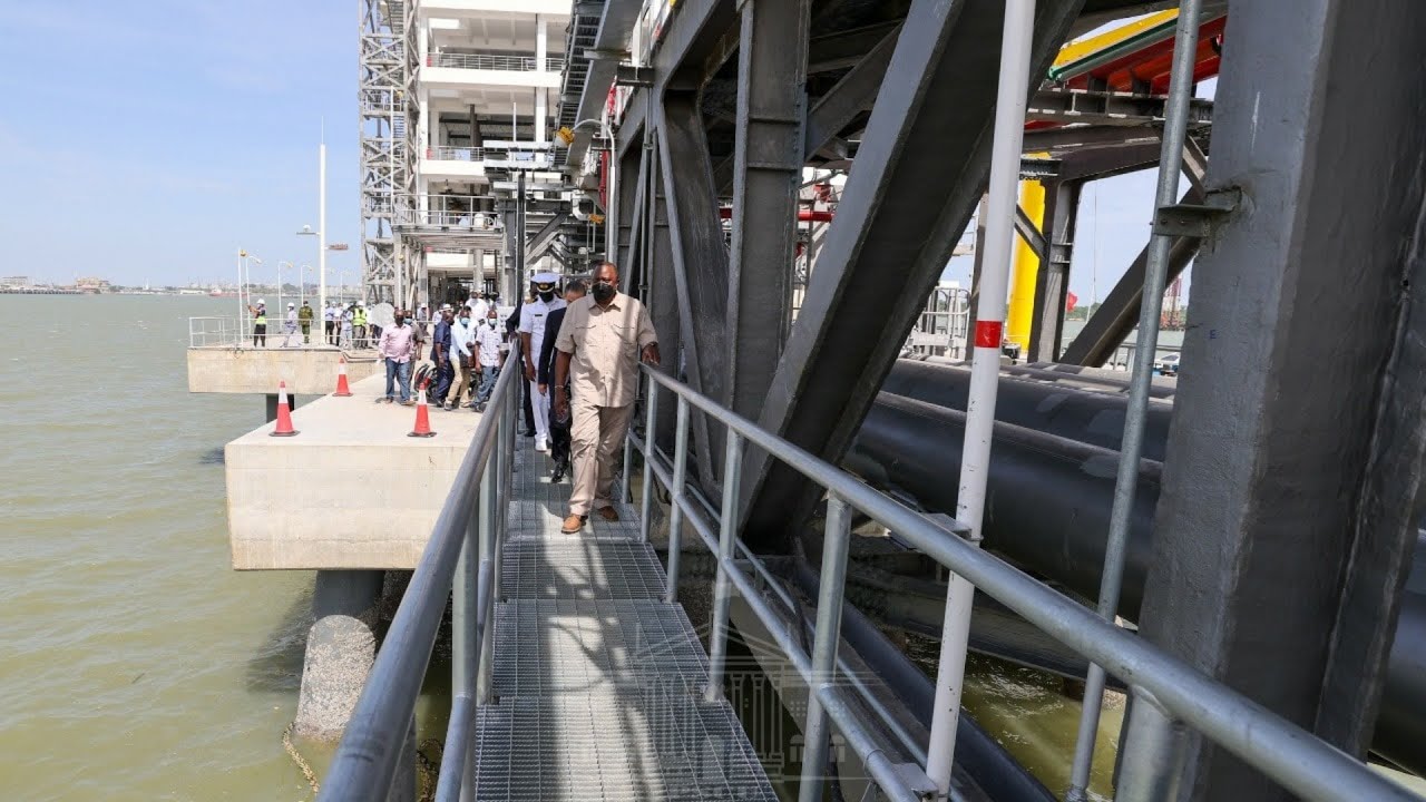 THE MAGNIFICENT KSH 40 BILLION NEW  KIPEVU OIL TERMINAL INSPECTED BY PRESIDENT UHURU TODAY!!