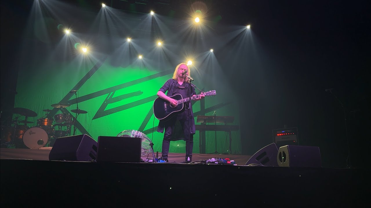 Anssi Kela - Palava silta (Live) - Savoy-teatteri 31.12.2025 Helsinki - Tuplakela