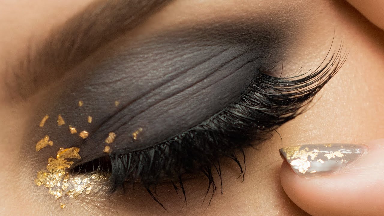 Smokey Eye with Gold Leaf makeup