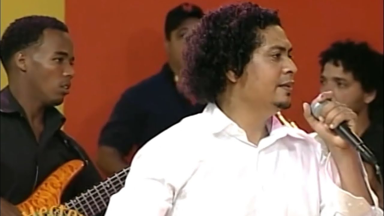 Diómedes Núñez y El Grupo mío (ESTO SE ENCENDIÓ 1) en Héctor Con La Maquinaria año 2003.