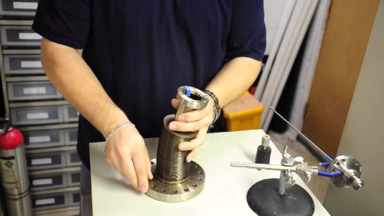 SEM High vacuum rotating seal, explained
