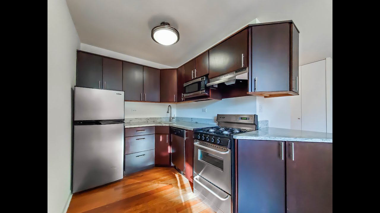 Studio Apartment in Evanston - Presidential Apartments