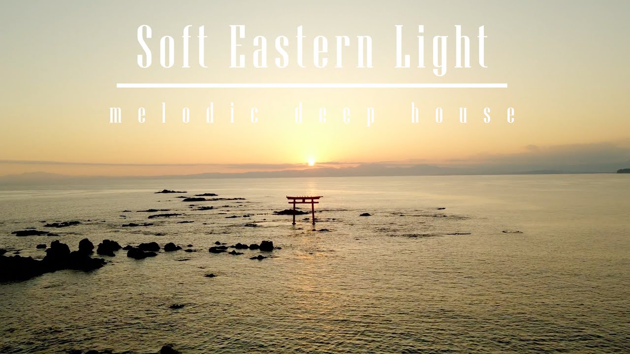 Soft Eastern Light - melodic deep house - commaik music