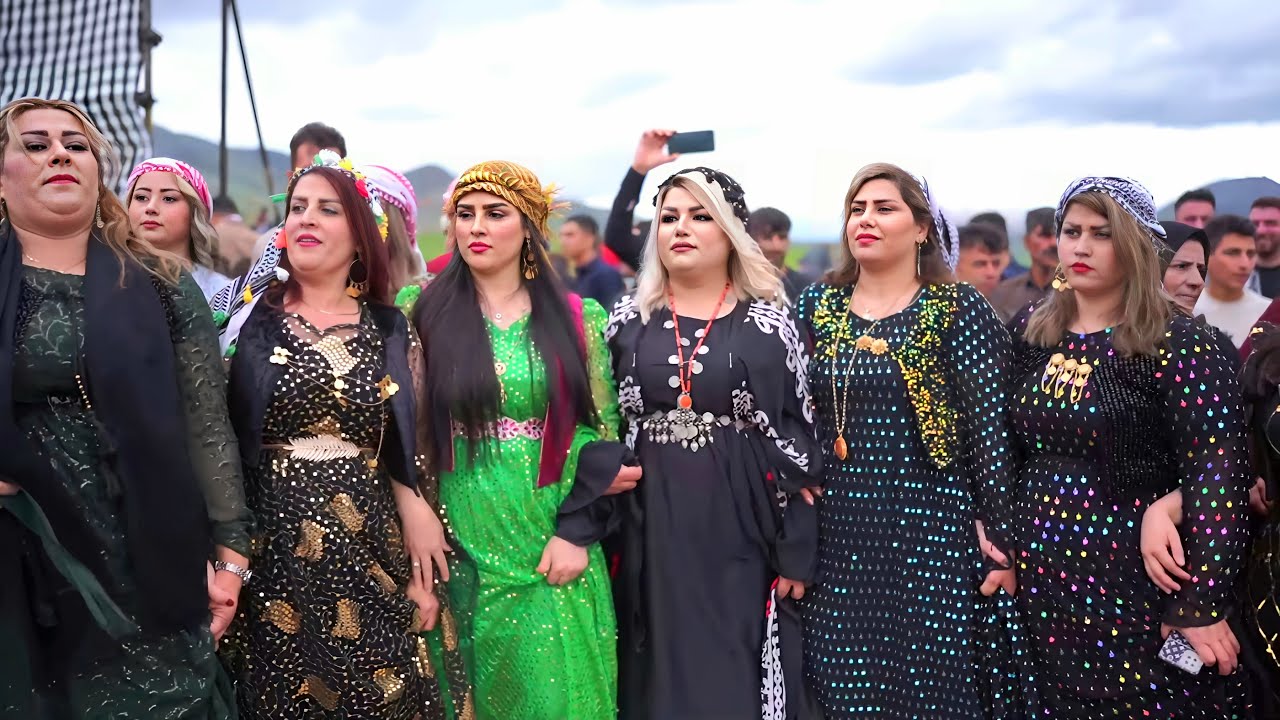 مراسم نوروز روستای بزوش ۱۴۰۳ Halparke Newroz Rojhalat 2024