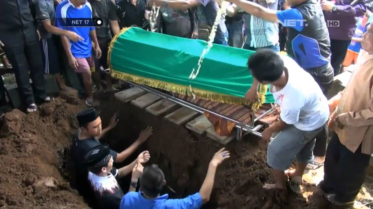 NET17 Jenazah Pelawak Senior Djuhri Masdjan atau Jojon Dimakamkan di Bogor