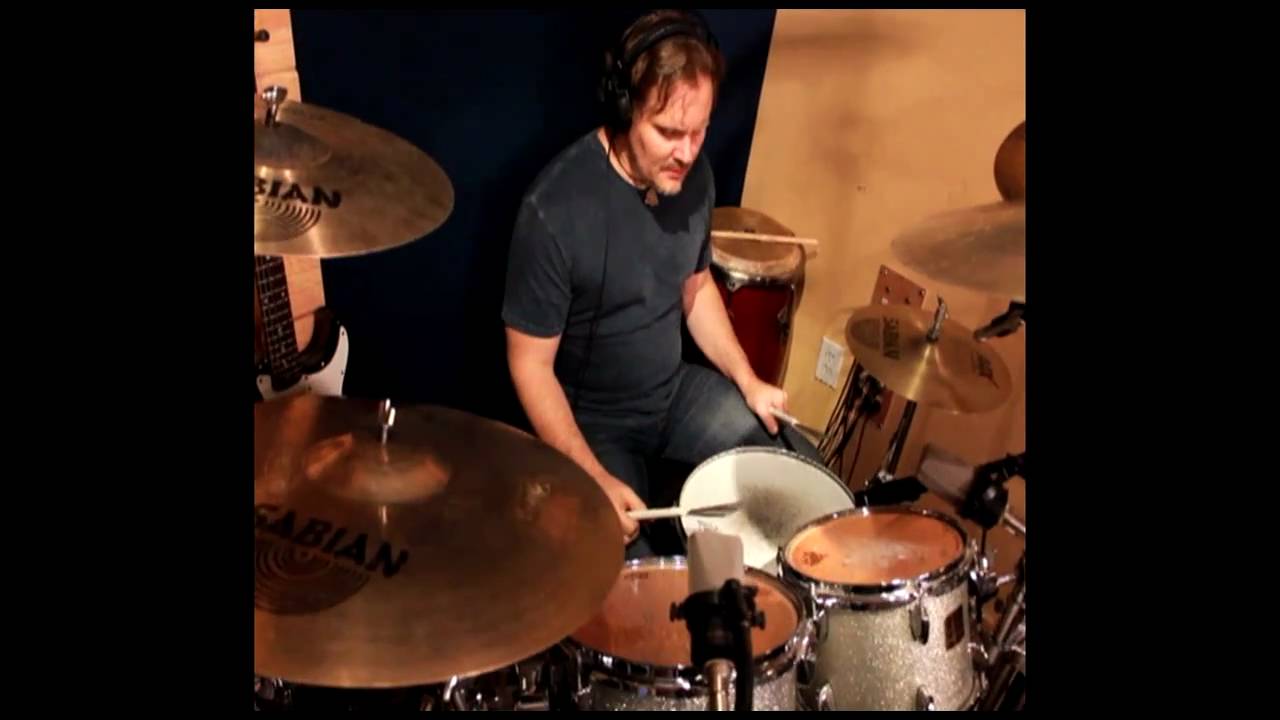 How to play the perfect train beat  part 1  5 Minute Monday session 6