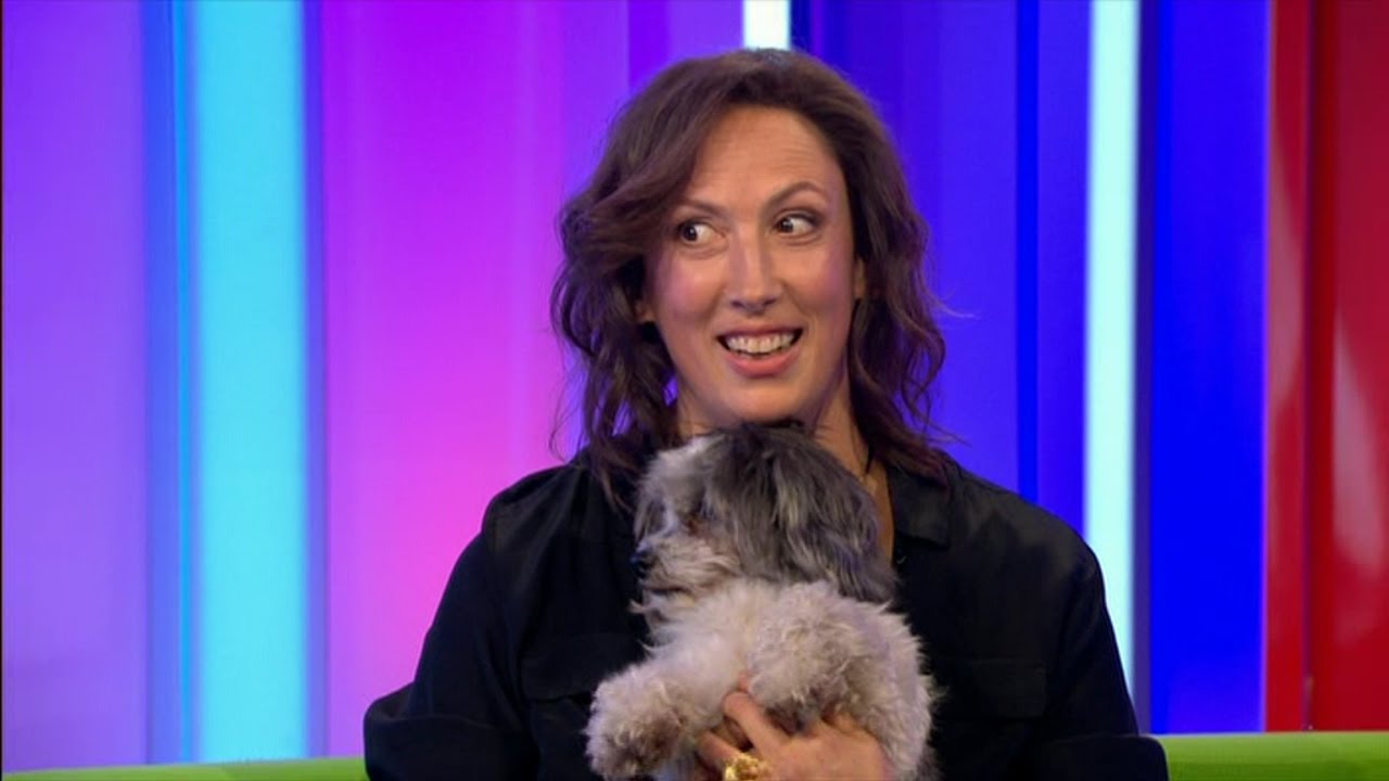 Miranda Hart & Peggy  the Shih tzu  interview [ with subtitles ]