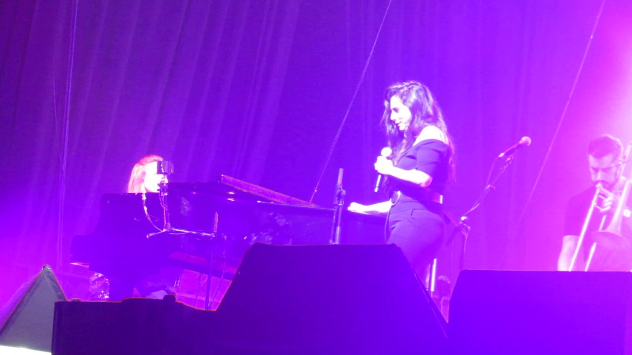 זאת שבמקומי- קרן פלס ומירי מסיקה