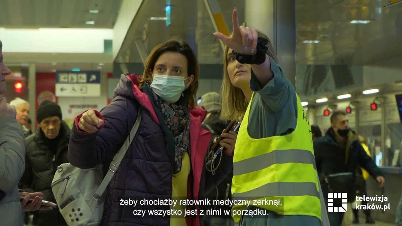 Punkt informacyjny dla uchodźców na Dworcu Głównym PKP
