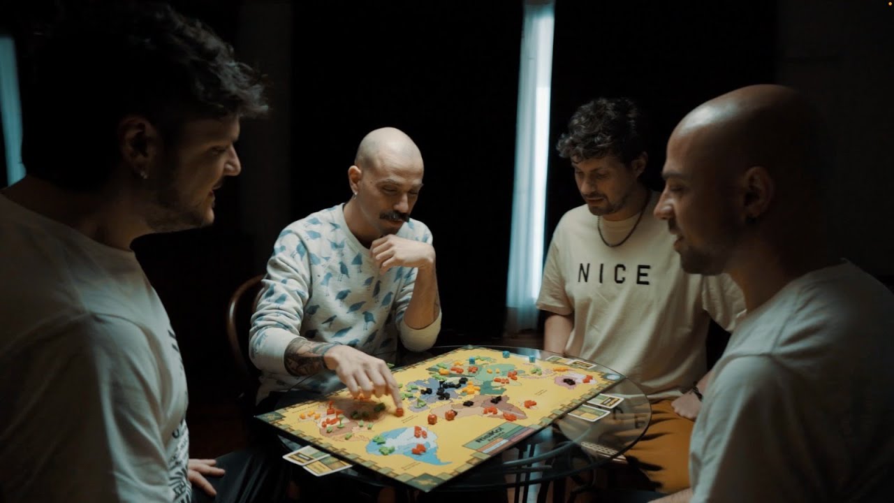 Pagoda Universe - Tutto Molto Bello (Official Video)