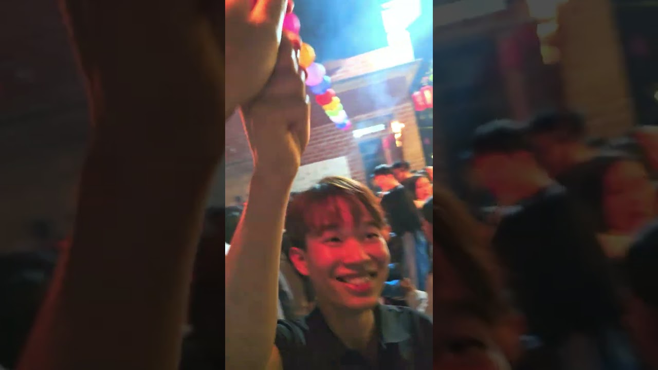 Đi lễ chùa đêm Giao Thừa: Tục xin lửa và chiêm ngưỡng vẻ đẹp huyền ảo của Chùa Hồng Vũ #HTVLOG