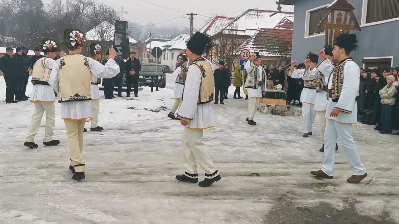 Monitorul de Făgăraș: Jocul de Bobotează, la Rucăr