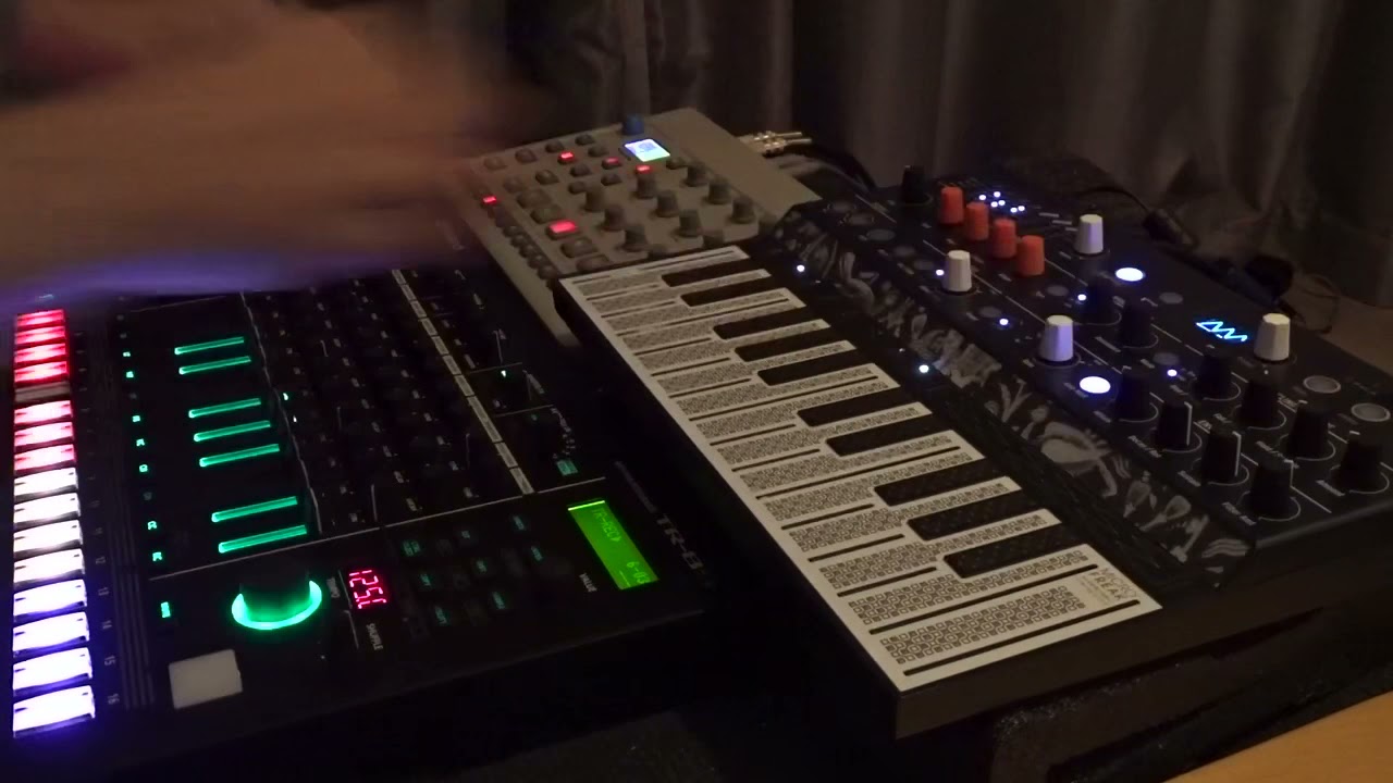Roland TR8s - Model Cycles - Microfreak - Deep House Session 1
