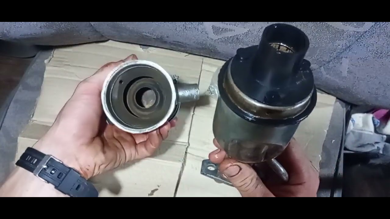 Reparación reniflard citroen 3cv...tubo llenado de aceite.