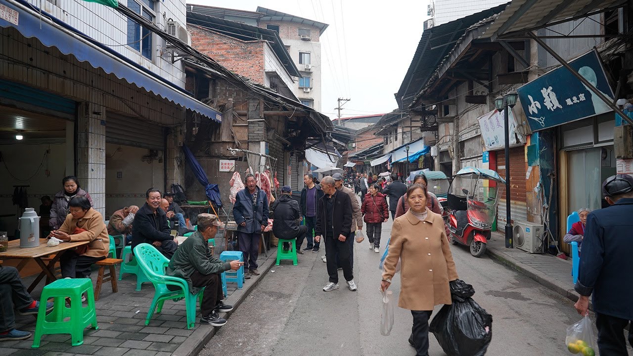 Jingguan静观, Chongqing, China. Life in the local old streets. Teahouses and markets｜China 4K Walking