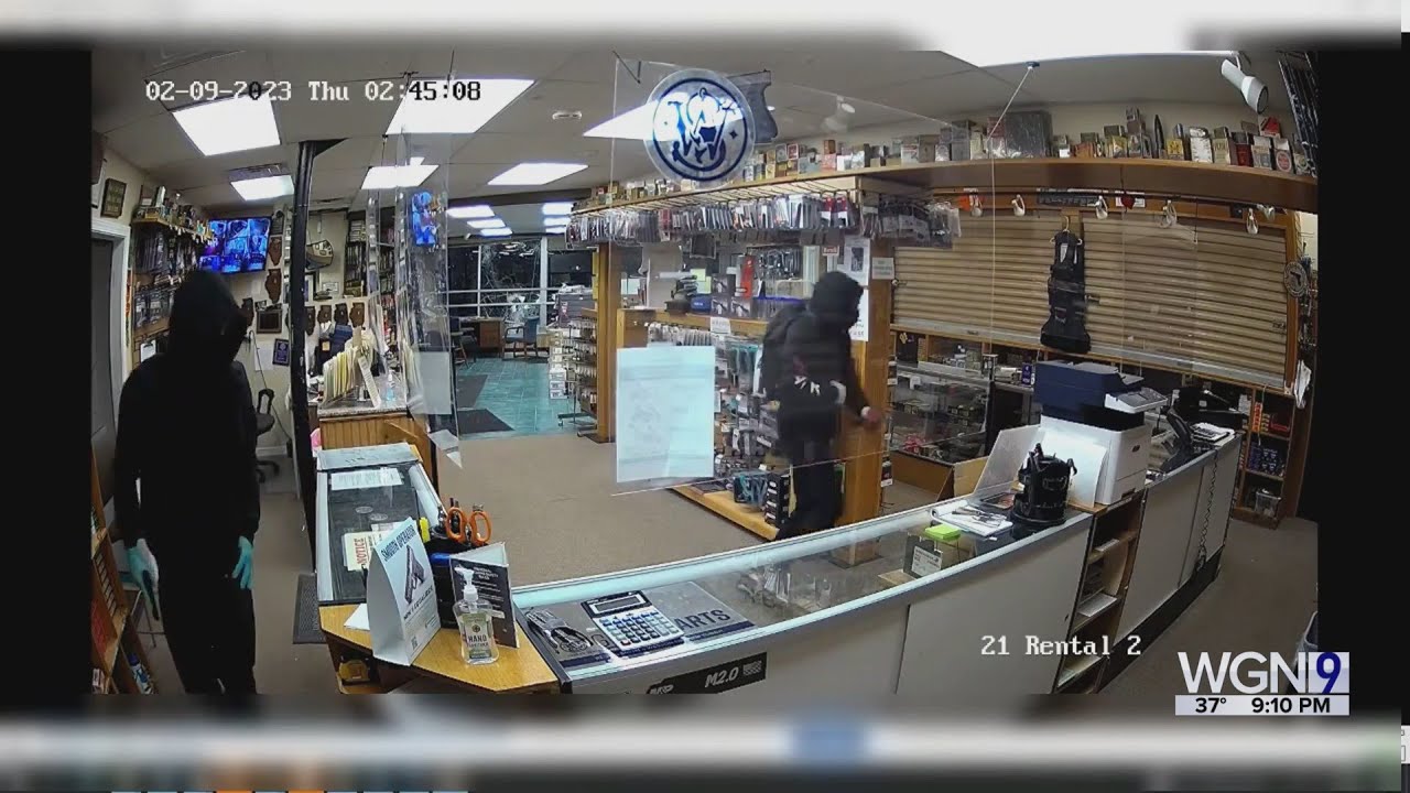 Police seek group who burglarized suburban gun shop, Mag Mile clothing store