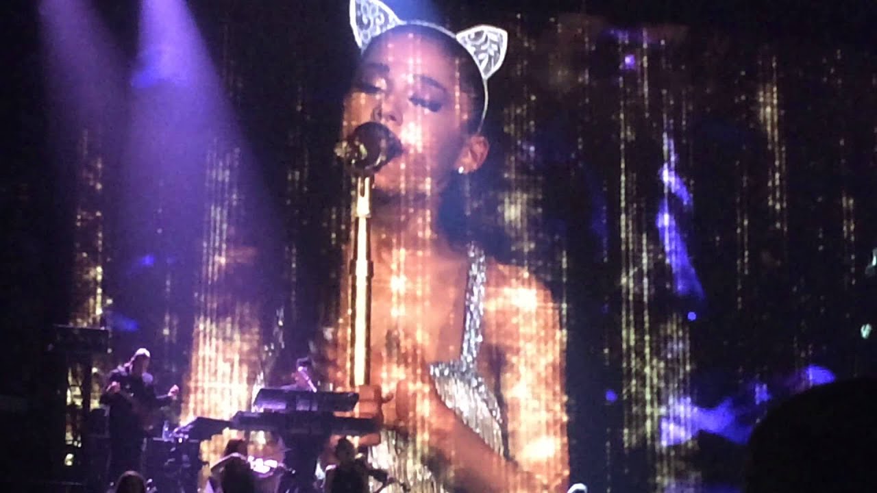 Ariana Grande Honeymoon Tour Amsterdam Pink Champagne & Tattooed Heart